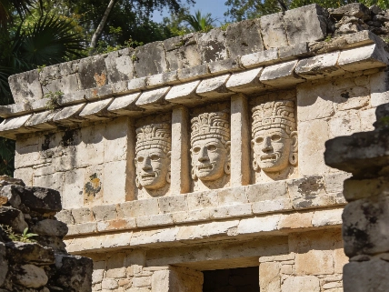 Xpujil Maya Residence Reveals How Elite Power Was Built in Stone Science.Report