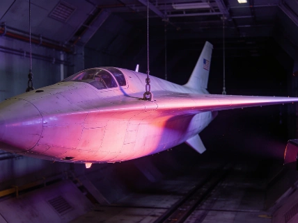 NASA Wing Glows Under Ultraviolet Light in Airflow Test Science.Report