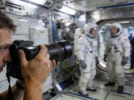 NASA Johnson Photographers Document Human Spaceflight Milestones Science.Report