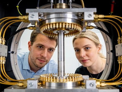 D-Wave Tests High-Fidelity Two-Qubit Gate for Dual-Rail Qubits Science.Report