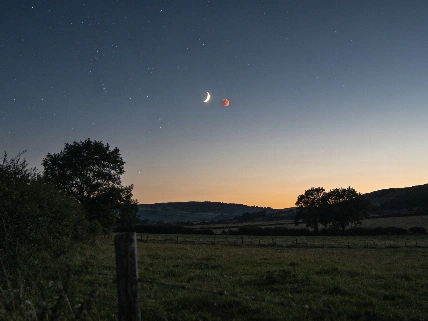 Crescent Moon and Mars Align Over Taurus Before Dawn on August 9 Science.Report