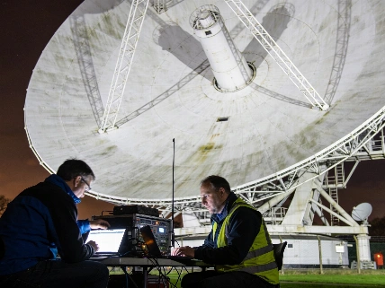 Radio Telescopes Track Space Debris in Geostationary Orbit Science.Report