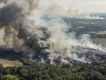 NOAA-21 Satellite Captures Canada Wildfire Smoke Spanning Continents Scince.Report