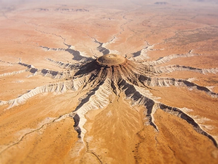 Australia's Spider Crater Preserves the Shape of an Ancient Impact Science.Report
