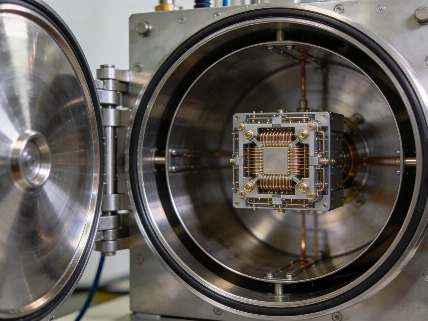 Q-CTRL Executes a 100-Qubit Quantum Fourier Transform Science.Report