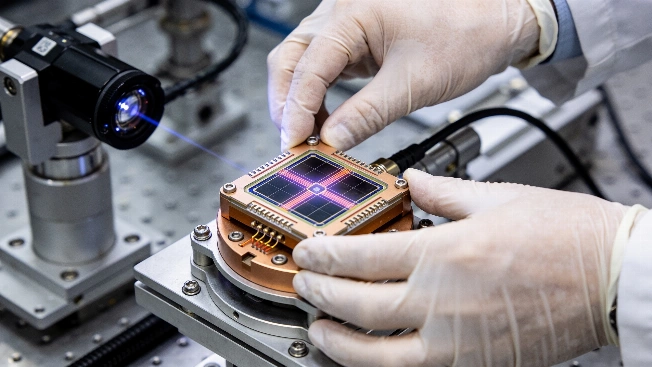 Neutral-Atom Qubits Trapped Using Photonic Integrated Circuits Science.Report