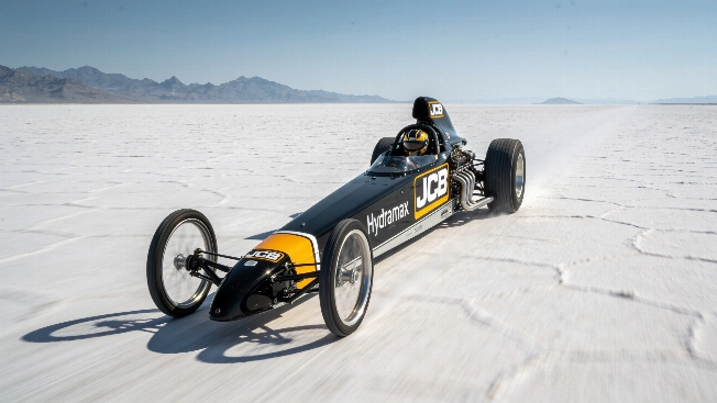 Hydrogen-Powered Car Sets 406 km/h Land Speed Record in Utah Science.Report